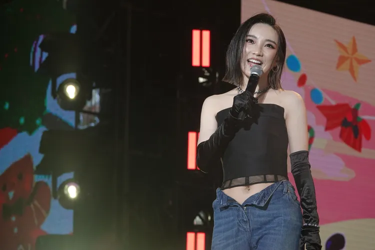 閻奕格炒熱現場氣氛。江孟謙攝