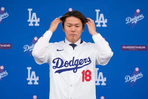 山本由伸披上道奇18號球衣！談加盟原因　「沒大谷翔平也會來」