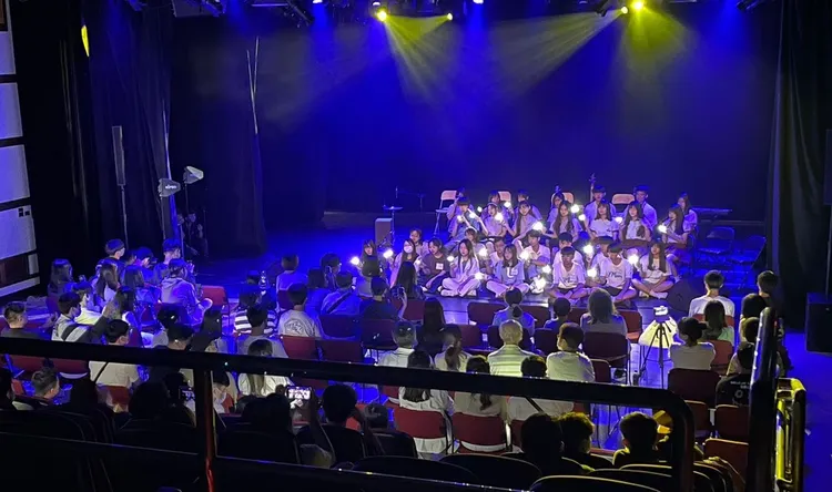 桃園高中跟陽明高中克麗社同學們帶來的《小睡片克》，青春有活力的演出讓人彷彿回到少男少女時代呢！