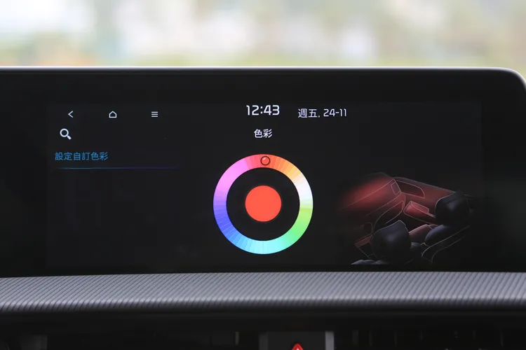 具備64色環艙氣氛燈切換，讓夜間駕車更為繽紛絢麗。林浩昇攝