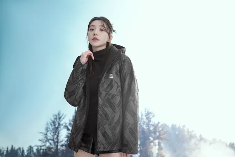 ONE BOY衝鋒衣防風防潑水，能應對各種惡劣天氣