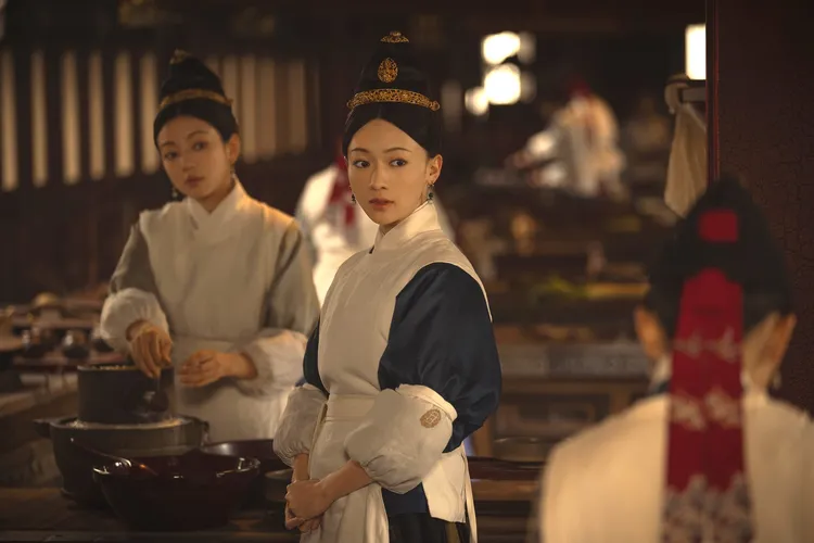 吳謹言飾演尚食局裡的宮女，與皇太孫許凱展開宮廷戀。八大提供
