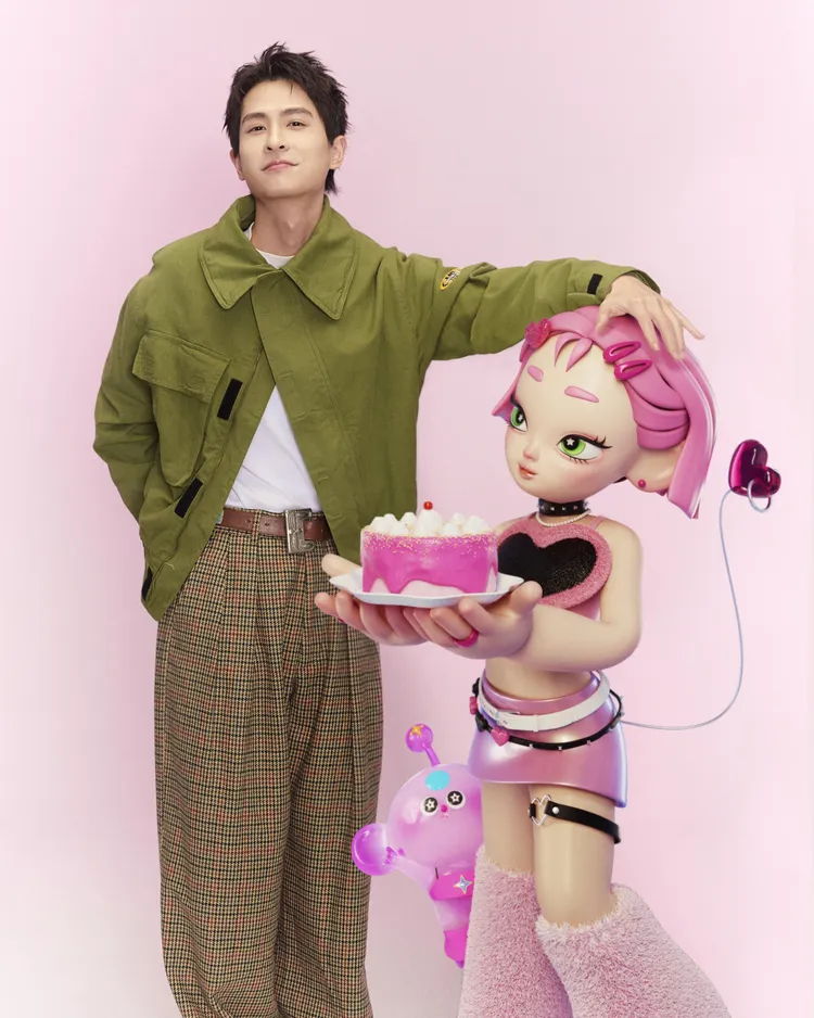 石知田拍攝中被生日蛋糕感動到，連成品都是BIBO、虛擬偶像LUNA獻上蛋糕。映底子國際 IndieZ提供