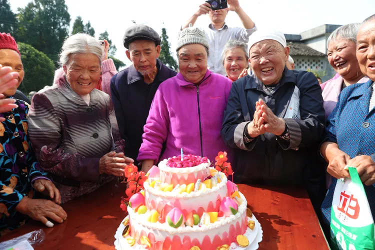 重慶長者今年10月慶祝重陽節。新華社