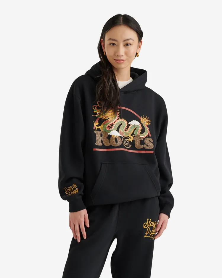 農曆新年系列連帽上衣（黑色），4280元。品牌提供