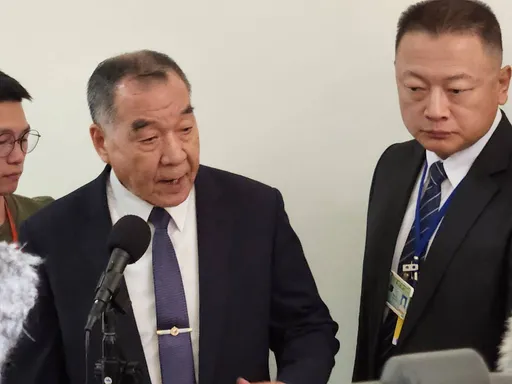 中共空飄氣球闖入！邱國正推測用途　霸喊備戰訓練都在做「不用敲鑼打鼓週知」