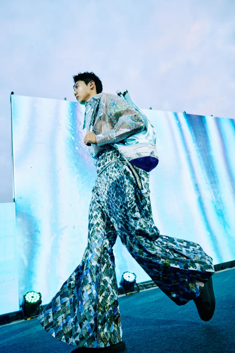 銅賞暨「網路漫遊者：高雄」，設計師余承倧採集網路上高雄的在地數位痕跡，探索高雄網路模樣。青年局提供