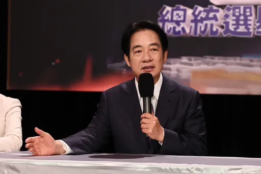 柯文哲辯論談農地「哽咽清痰」 賴清德辣祭3問:對社會質疑通通沒回答