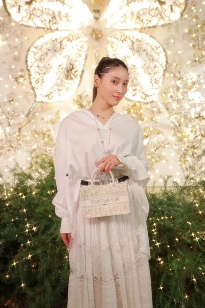 土屋太鳳8月宣布平安生產，11月公開亮相。翻攝taotsuchiya_official IG