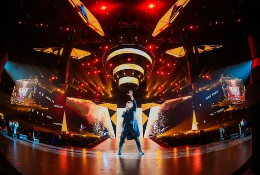 阿信遭疑假唱連BBC也看不下去！　中國網友質疑：為何只攻擊五月天？