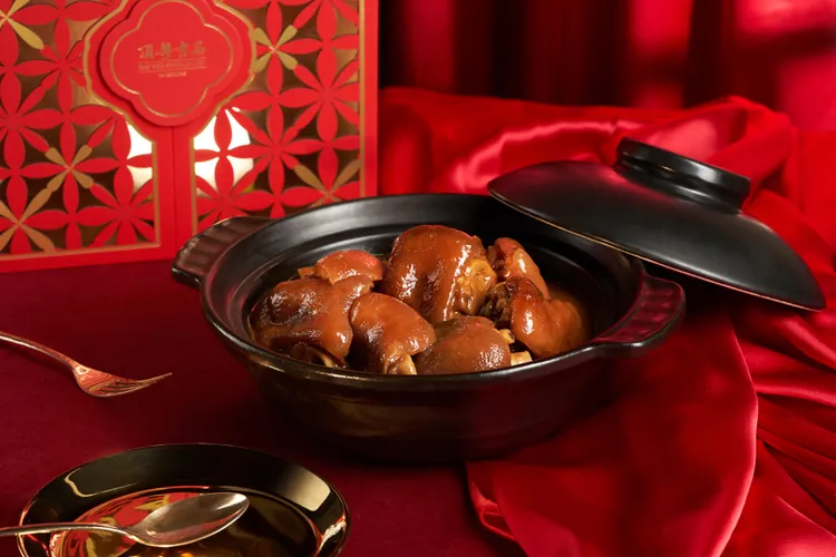 新年禮盒辣味炆豬腳。頂粵吉品提供