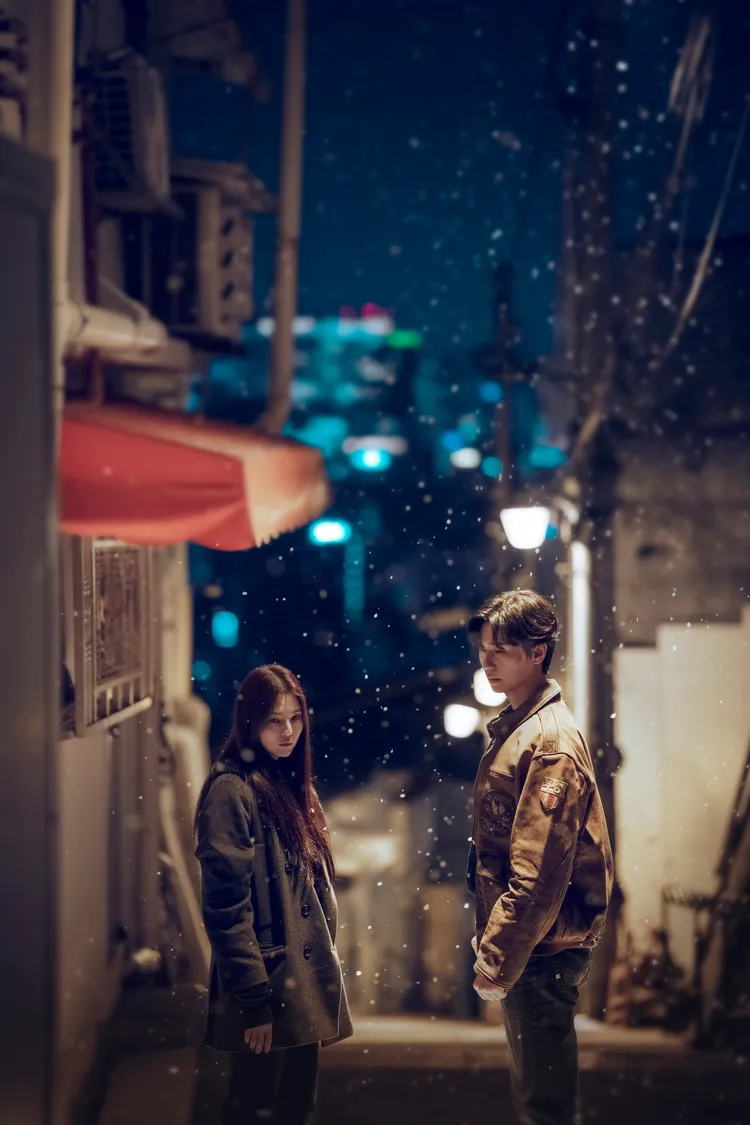 朴敘俊（右）、韓素希在第2季回到現代。Netflix提供