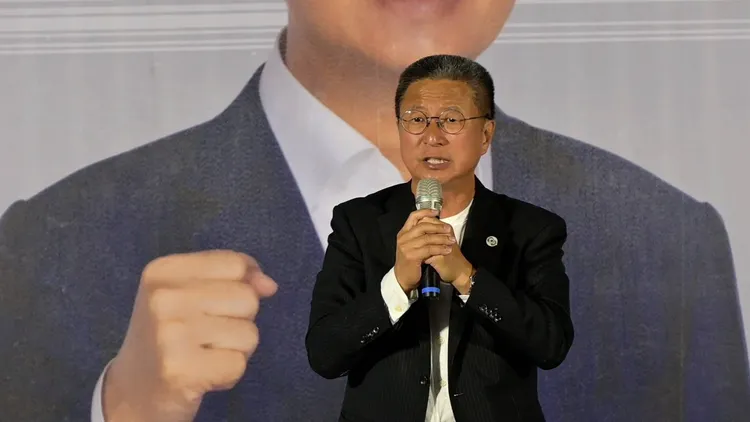 郭璽批馬文君「老女人」、「賺錢飽飽肥成那樣」。蔡銘軒競總提供