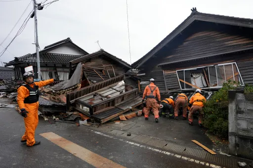 他才刚报平安就被活埋 日本79岁老翁震后困两天获救