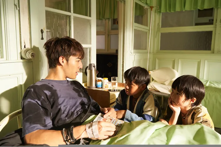 陳昊森與兩位小童星吳宗修、釋小願在片中飆演技。良人行提供