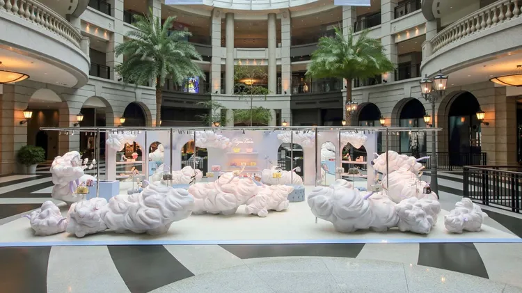 Roger Vivier將「光之影」展廳搬進台北貴婦百貨Bellavita。品牌提供