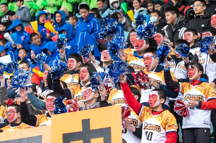 啦啦隊粉墨登場，場面熱絡。桃園市府提供