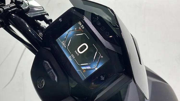 YAMAHA Limi DELUXE版本上，搭配了4.3吋的TFT全彩智慧儀表，擁有更豐富的科技使用體驗。林浩昇攝