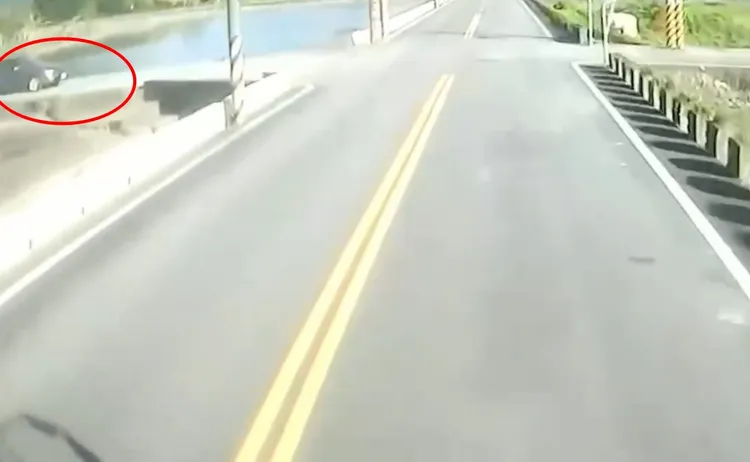 行車紀錄器畫面曝光。翻攝畫面