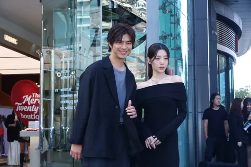 陳柏霖陪女友逛街不只滑手機　出主意、包色、埋單噴發男友力