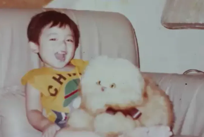 陳俊翰自小罹患先天性「脊髓性肌肉萎縮症」。翻攝自民進黨臉書