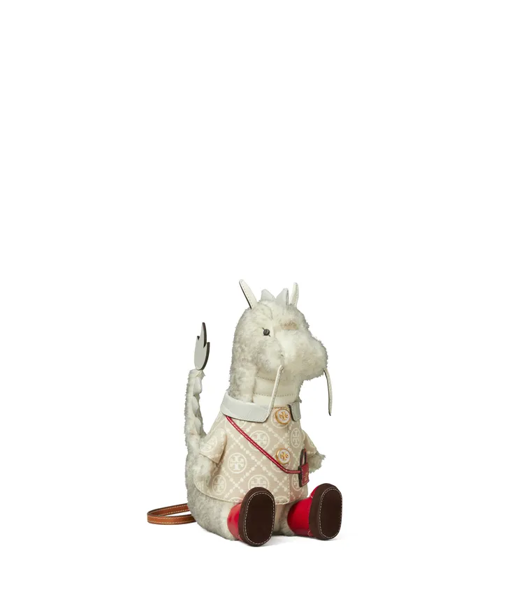 龍年膠囊系列迷你肩背包，2萬7900元。品牌提供