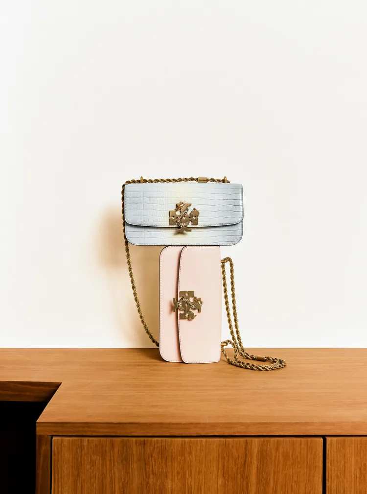 龍年膠囊系列Eleanor肩背包（上）3萬2900元、Eleanor肩背包（下）3萬2900元。品牌提供