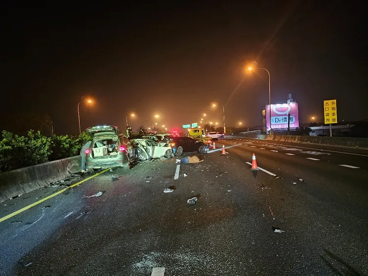 雲林系統路段二次事故1死3傷。翻攝畫面