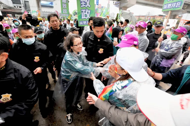 蕭美琴與民眾互動。賴清德競總提供