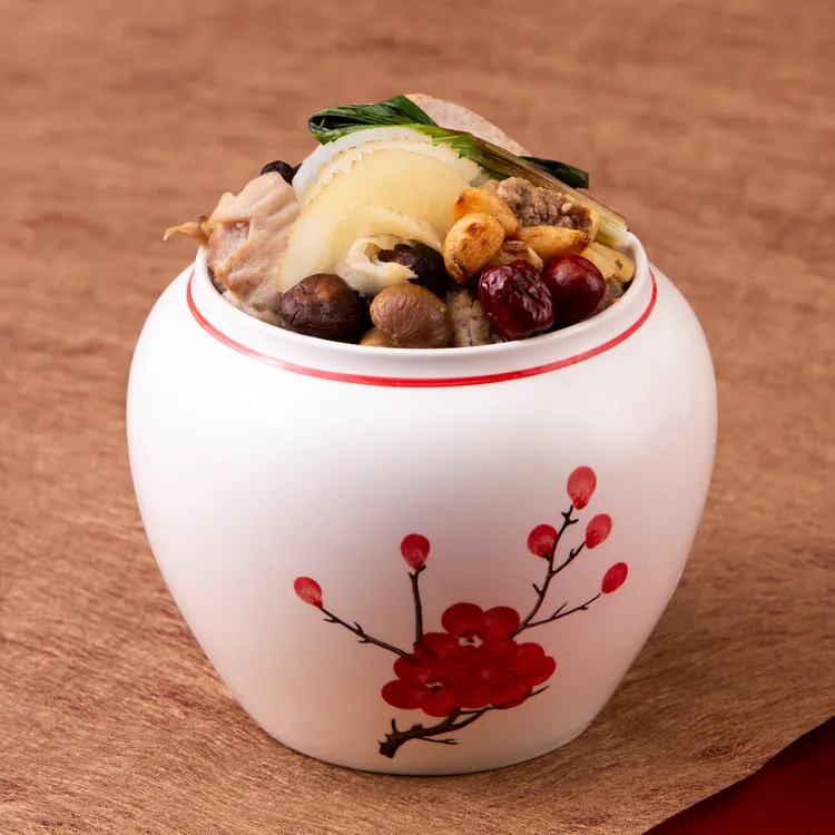 魚翅御品佛跳牆。業者提供