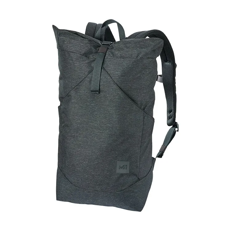 SUIU 16L多功能後背包（麻黑色），2780元。品牌提供