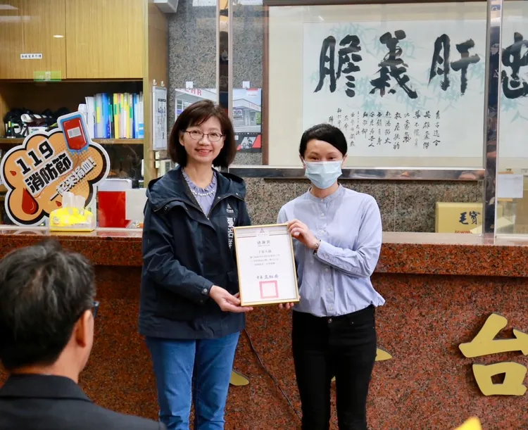 張治祥頒發感謝狀。新竹市府提供
