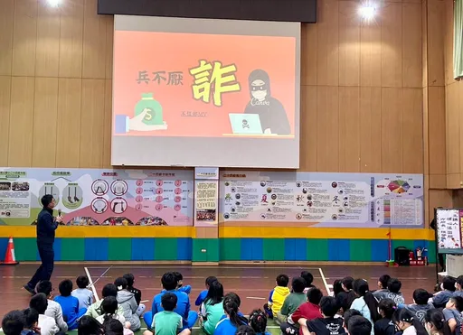 放寒假了!國中小學今休業式 大園警走入校園強化法治教育宣導