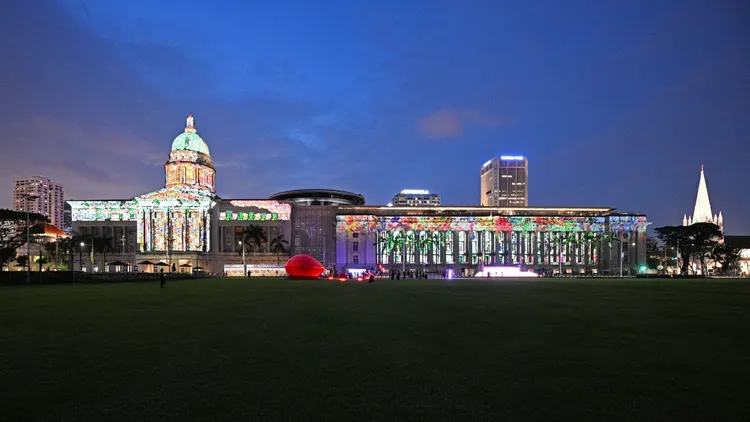 新加坡「晝夜璀璨藝術節」19日登場。新華社