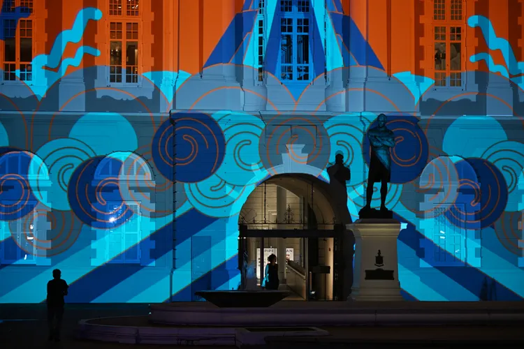 新加坡「晝夜璀璨藝術節」19日登場。新華社