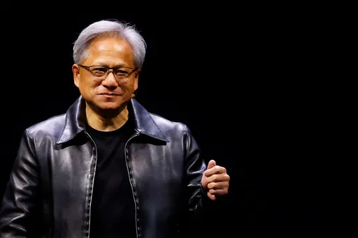 黃仁勳晚間現身輝達台灣尾牙 透露與台積電總裁魏哲家談晶片需求