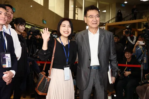 副手辯論|趙少康轟蔡英文胡說八道 「拿習近平的話當聖經」