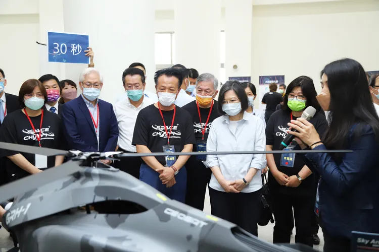 總統蔡英文宣布無人機國家隊在嘉義縣成立。縣府提供