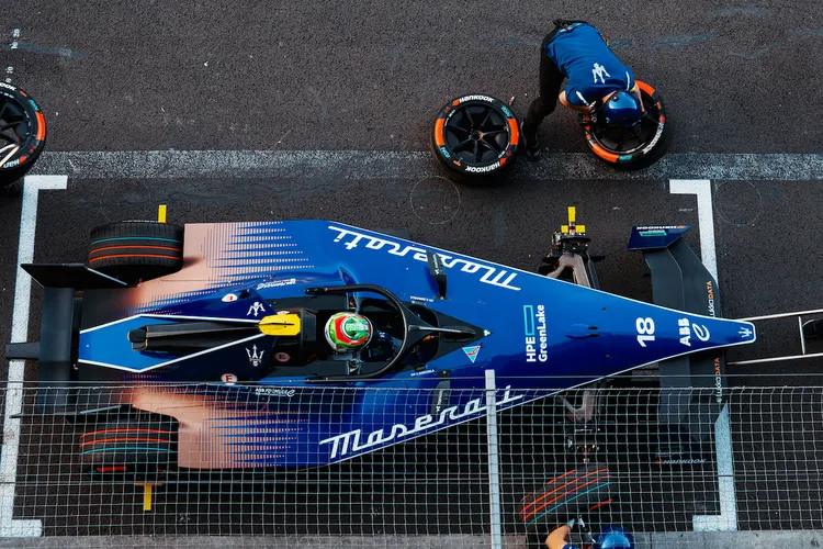 隨著Maserati出征Formula E第10賽季，不僅延續三叉戟品牌傳承不息的賽道靈魂，也為Folgore電氣化世代注入新的活力。原廠照片