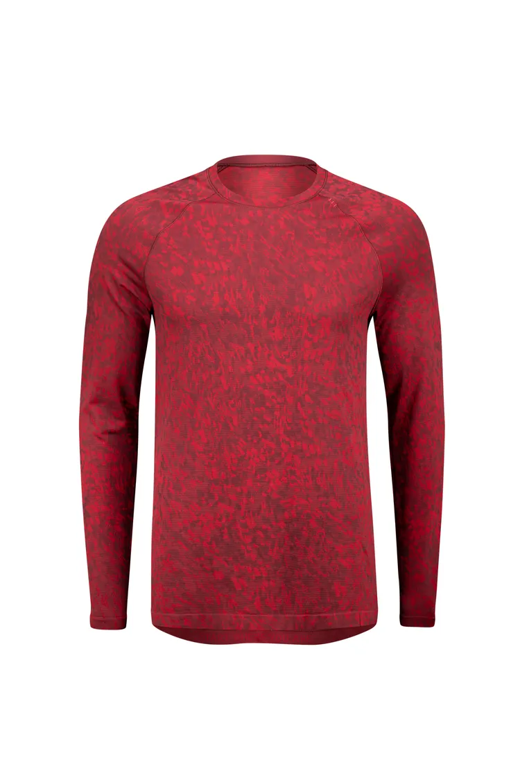 Metal Vent Tech長袖上衣，2980元。品牌提供