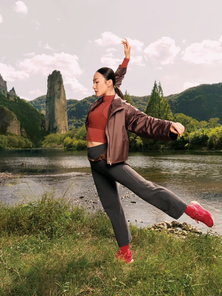 lululemon新春系列。品牌提供