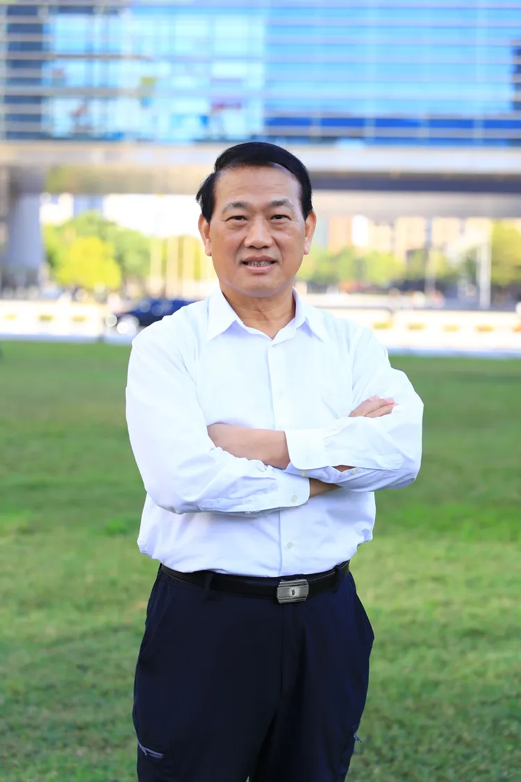 新任副秘書長張大春。市府提供