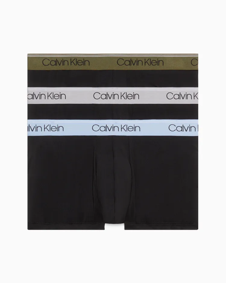 Micro Stretch三件式緊身四角內褲，2880元。品牌提供