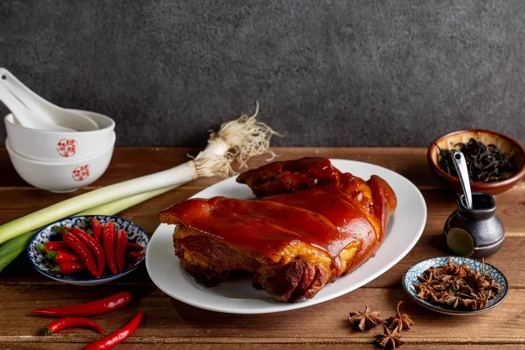 紅燒蹄花滷大蹄膀860元。業者提供