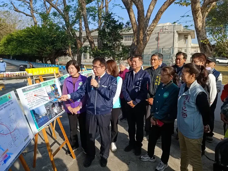 黃偉哲強調，會持續挹注經費溪北地區改善交通。市府提供