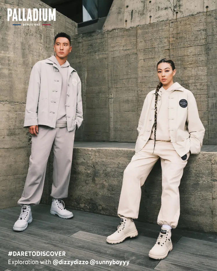 夫妻倆的首套造型選擇ONETONE同色穿搭。品牌提供