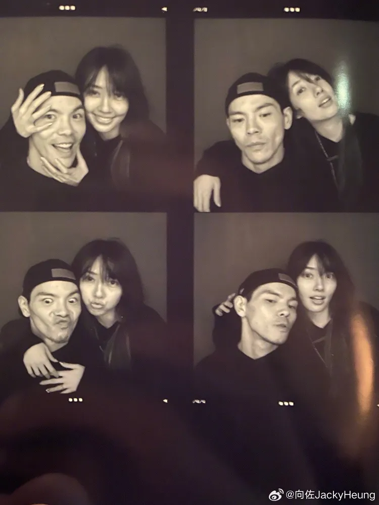 兩人戀愛時在北京拍照，向佐：「青澀的我們，相機定格永遠，也定格幸福。」翻攝向佐微博