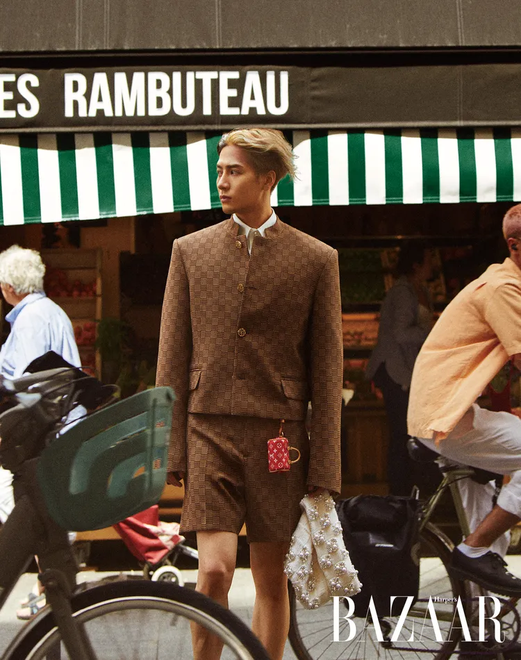 王嘉爾拍攝《Harper’s BAZAAR》封面。《Harper’s BAZAAR》提供