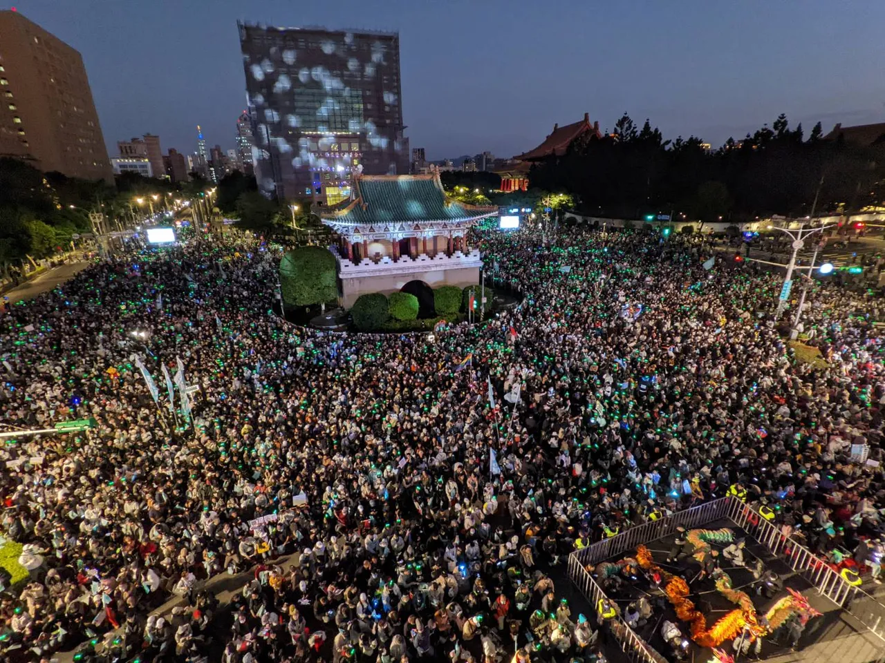 民眾黨總統候選人柯文哲在凱道舉辦選前之人數驚人。民眾黨提供