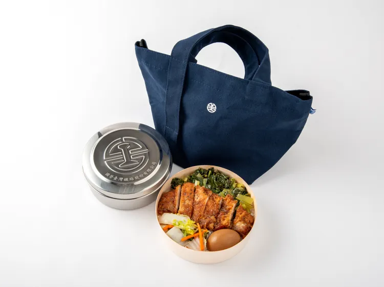 鋼盒便當組。台鐵提供